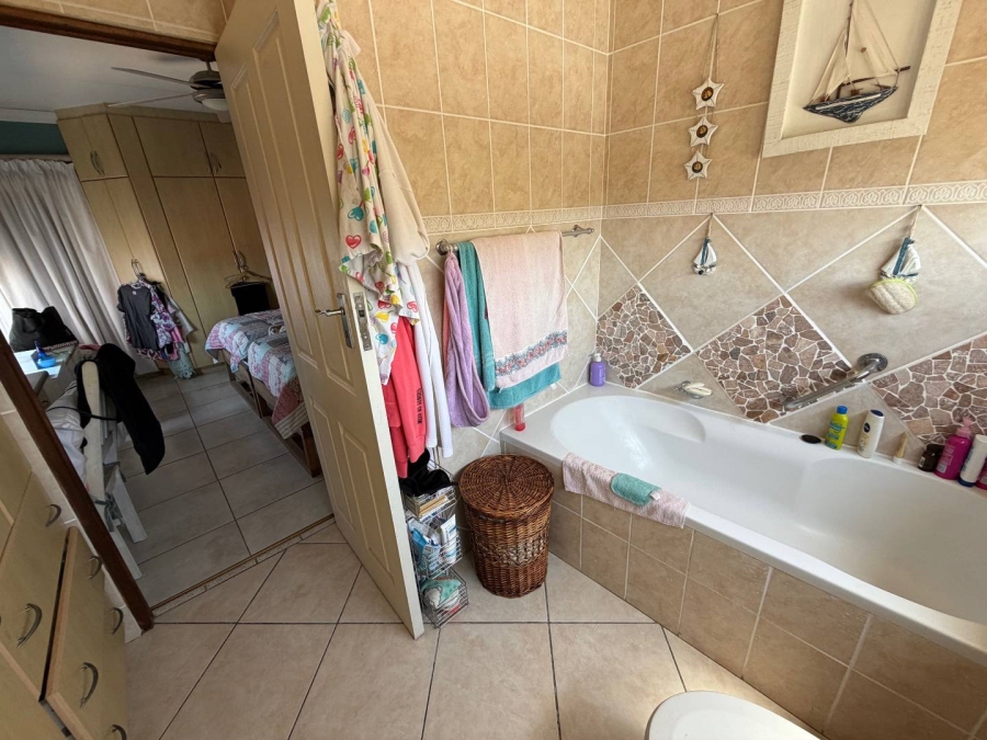 4 Bedroom Property for Sale in Dana Bay Western Cape